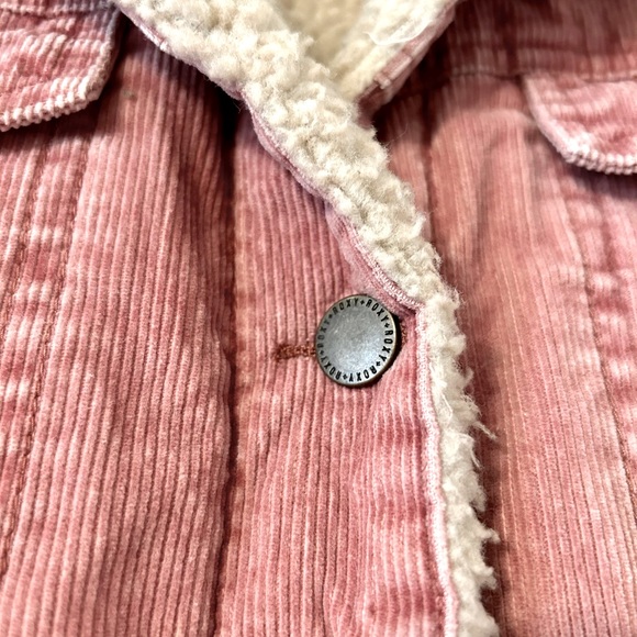 SOLD. PINK ROXY JACKET. Fleece, Sherpa material. Warm, great condition. - Picture 4 of 4